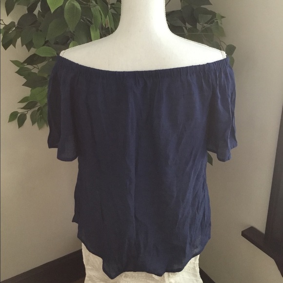 Off Shoulder Top - Picture 4 of 6